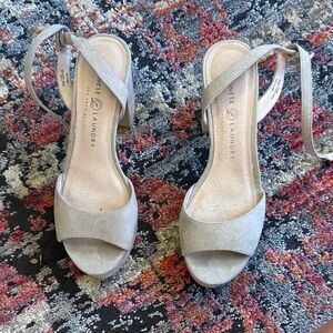 Chinese Laundry Women's Beige Sandals